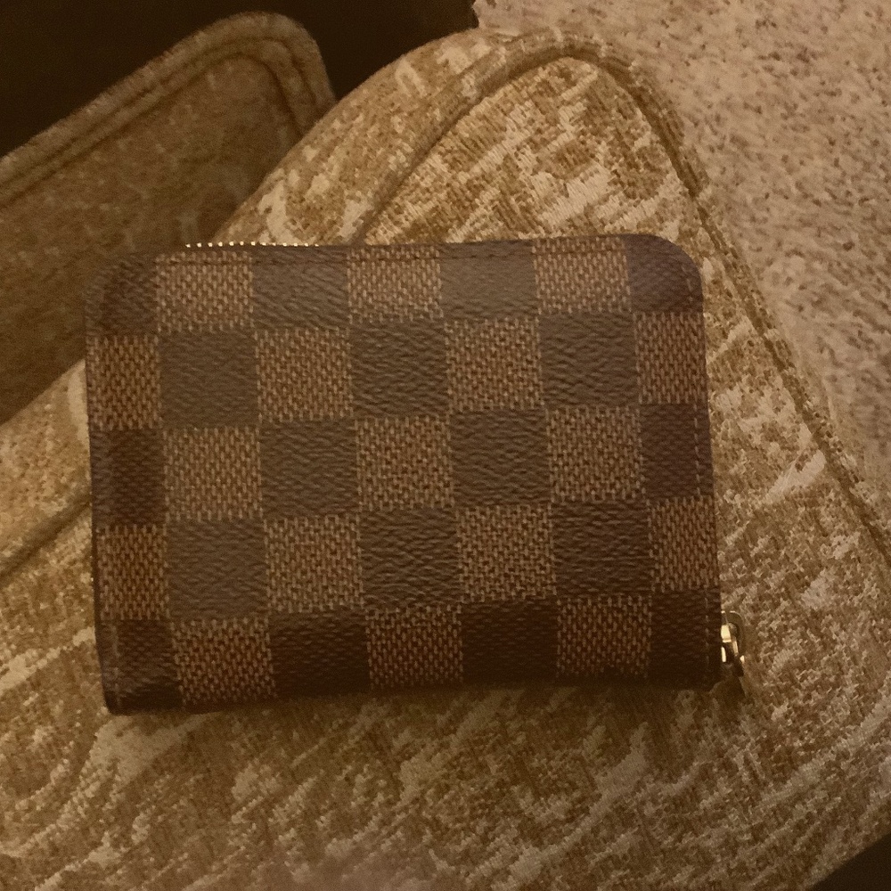 Authentic Louis Vuitton Damier Ebene Zippy Coin Purse